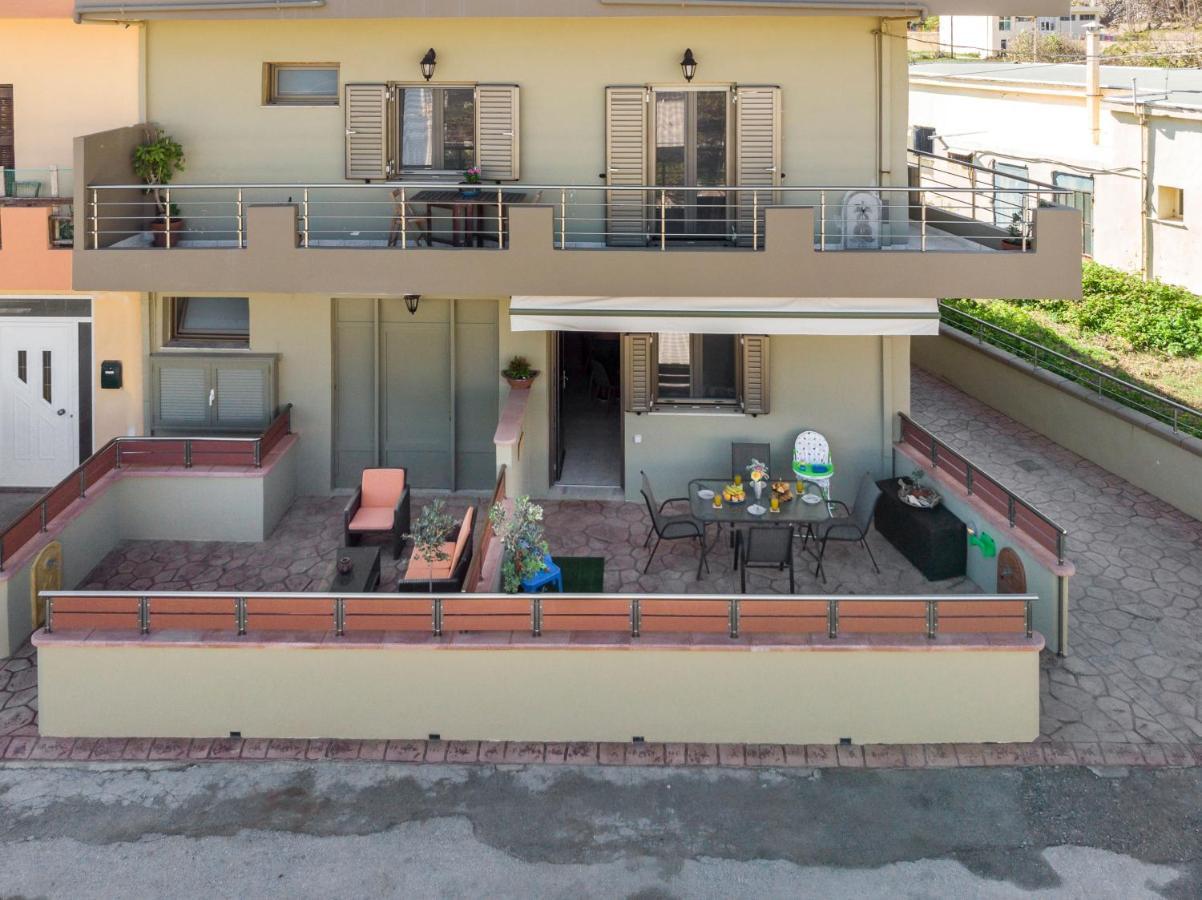 Floral Beach Apt With Lux Extras & Special Treats Колімварі Екстер'єр фото