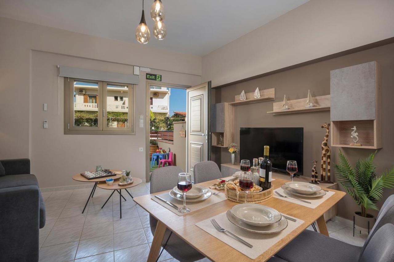 Floral Beach Apt With Lux Extras & Special Treats Колімварі Екстер'єр фото